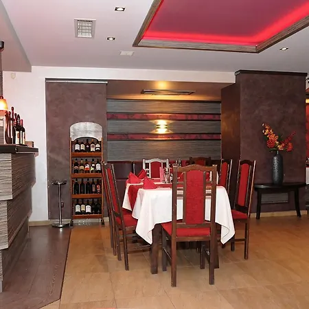 酒店 Balkan 3*